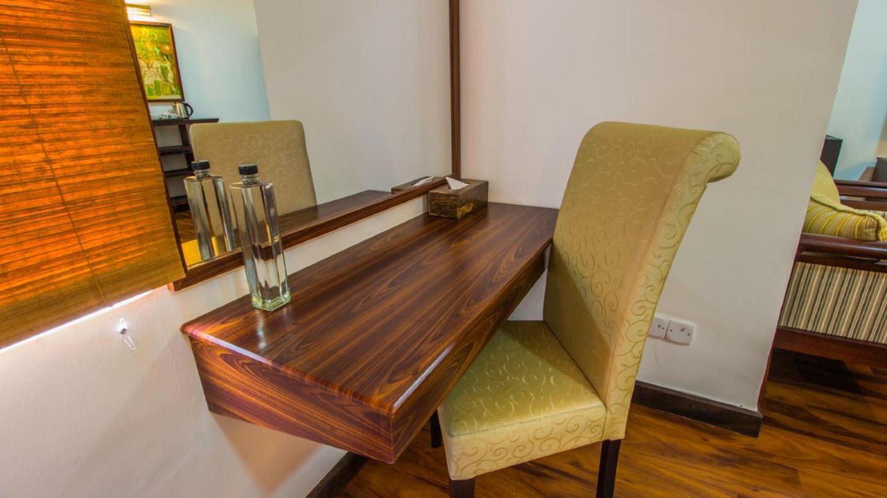 Pearl Royal Hotel, Коломбо Экстерьер фото
